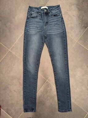KanCan Dark Wash, High Rise Skinny Jean Size 26